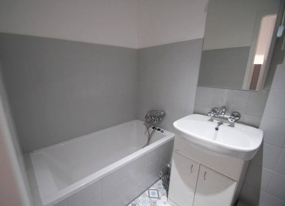 Katowice, Sokolska 33, City Center Apartment ภายนอก รูปภาพ